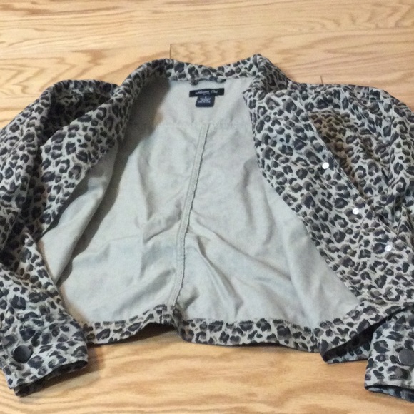 S Francesca’s Collections Anna Cai leopard jean jacket - Picture 11 of 16